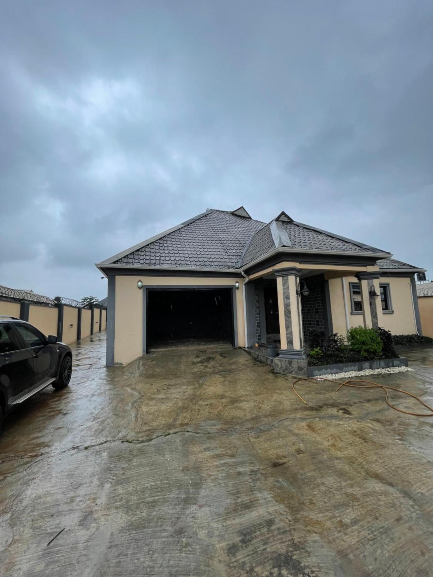 24-Hour Electricity An Entire Stylish 4-Bedroom Bungalow Akure Esterno foto