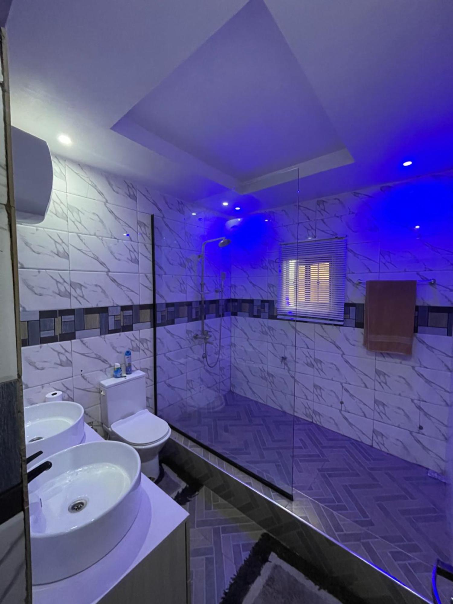 24-Hour Electricity An Entire Stylish 4-Bedroom Bungalow Akure Esterno foto