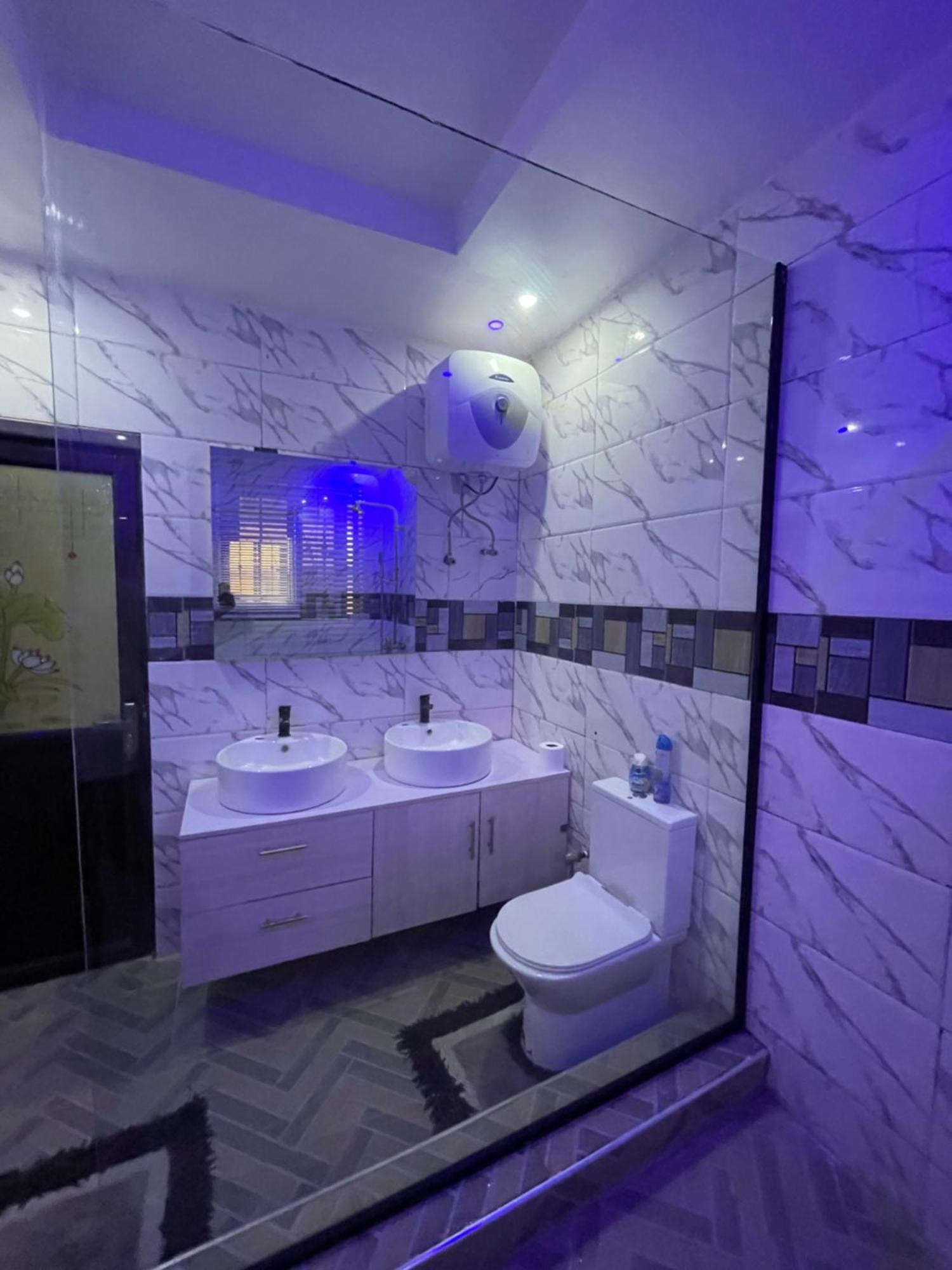 24-Hour Electricity An Entire Stylish 4-Bedroom Bungalow Akure Esterno foto