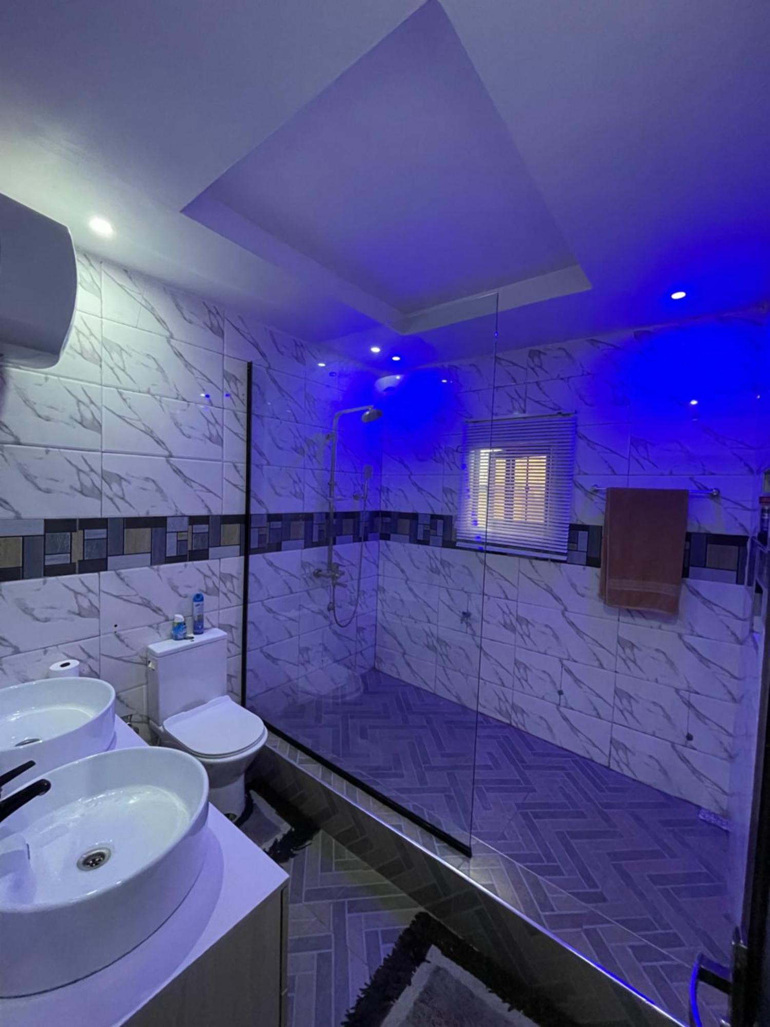 24-Hour Electricity An Entire Stylish 4-Bedroom Bungalow Akure Esterno foto
